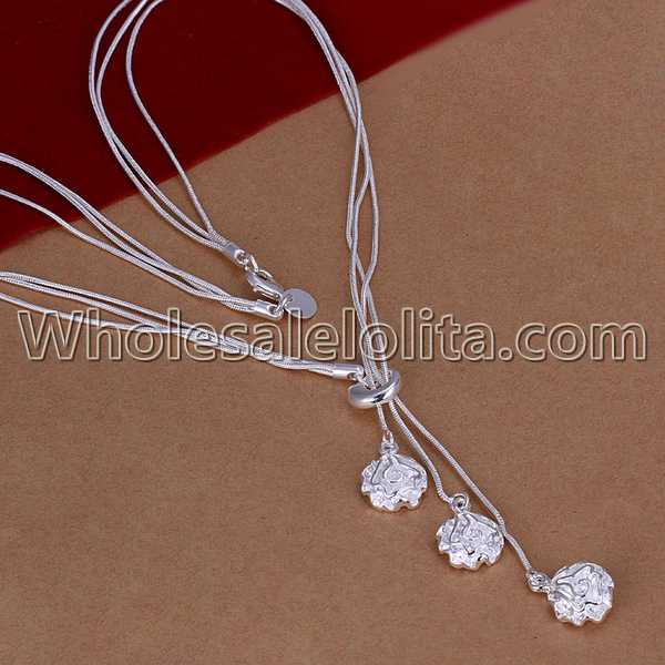 Fashionable Platinum Necklace with Rose Pendant for Versatile Occasions