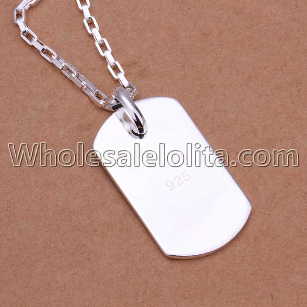 Fashionable Platinum Necklace with Plate Pendant for Versatile Occasions