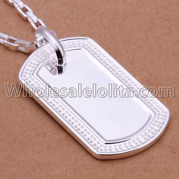 Fashionable Platinum Necklace with Plate Pendant for Versatile Occasions