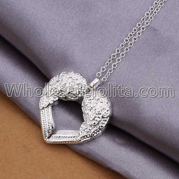 Fashionable Platinum Necklace with Angle